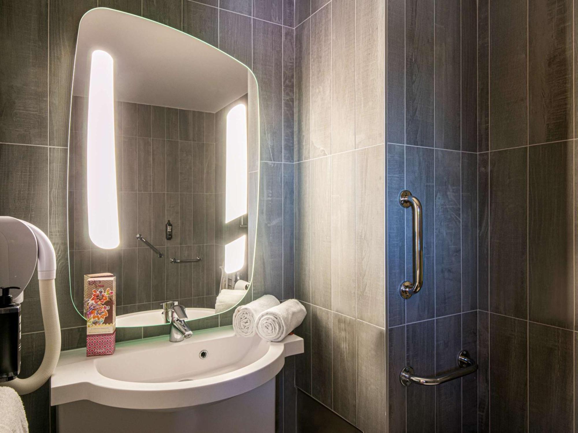 Ibis Manosque Cadarache Hotel Luaran gambar
